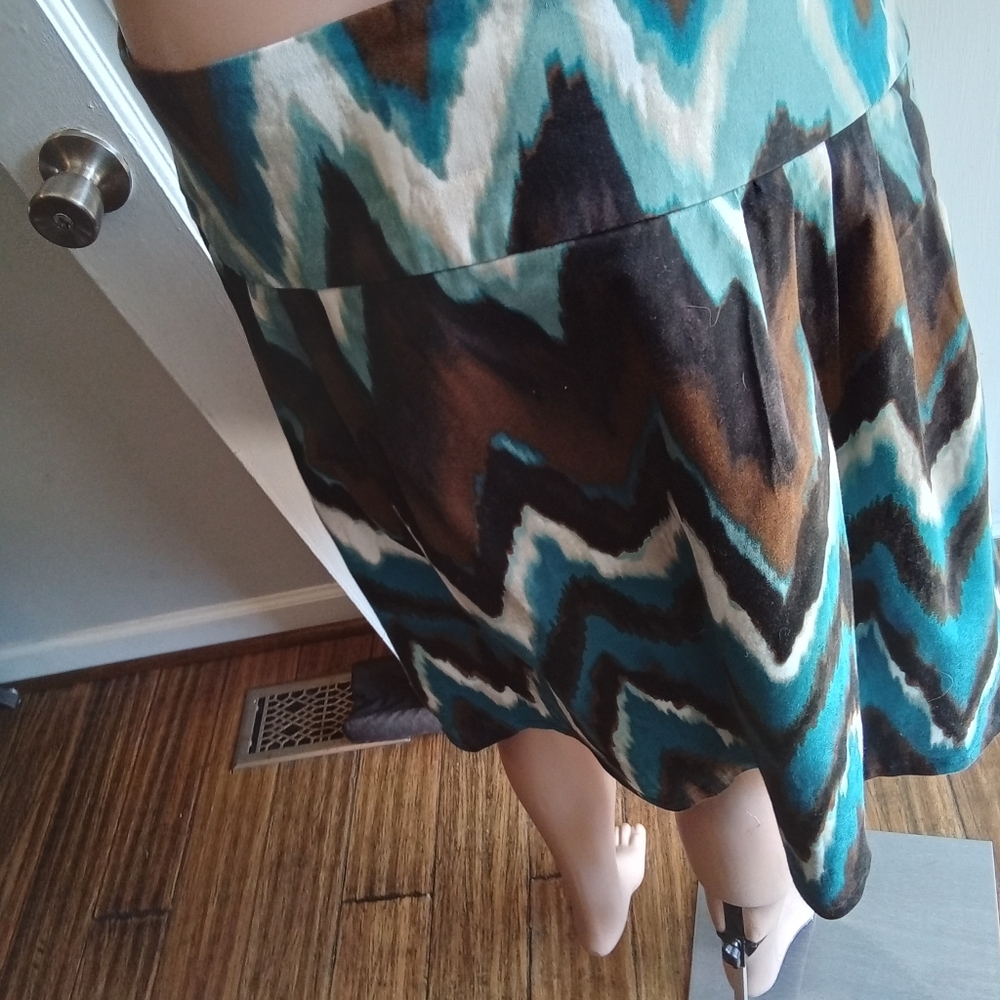 Worthington Stretch Size 10 Mini Skirt Brown And Aqua. Gorgeous Chevron
